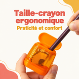 Taille-crayon ergonomique orange avec réservoir et couvercle, utilisé pour tailler un crayon.